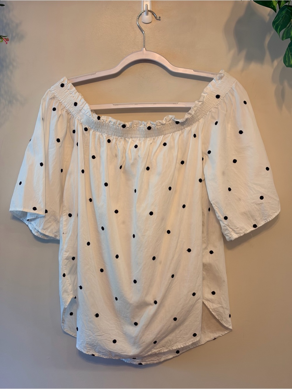 100% Cotton Off-the-Shoulder Embroidered Polka Dot Blouse - Picture 5 of 8